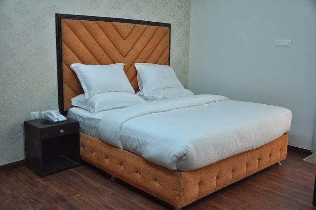 The Royal Court 4*